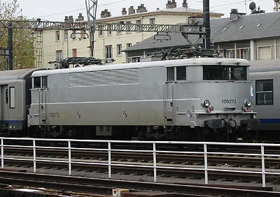 La BB 9273 à Orléans en livrée "En Voyage" incomplète (09/11/2002)