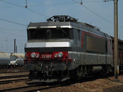 La BB 22387, Multiservice aux Aubrais (28/05/2004)
