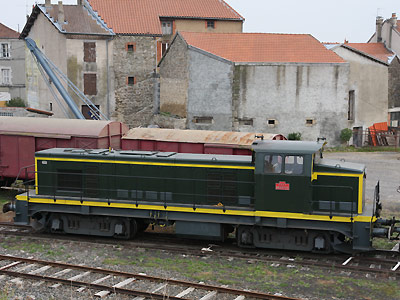 La BB 63705 du CFHF repeinte en vert, Craponne (26/09/2008)