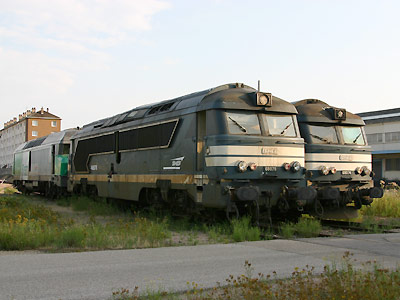 Fin de parcours pour les A1A-A1A 68078 et 74 &agrave; Sotteville-l&egrave;s-Rouen (02/08/2005)