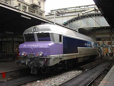 La CC 172148 dont le pelliculage est encore incomplet à Paris Est (26/10/2002)