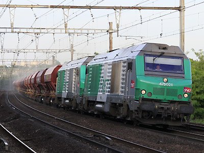 L'UM des BB 75021 et 75017 passe à Epinay sur Orge (17/05/2011)