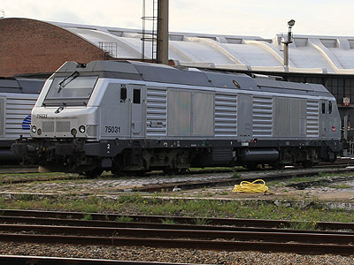 La BB 75031 en livrée neutre Akiem à Longueau (05/10/2013)