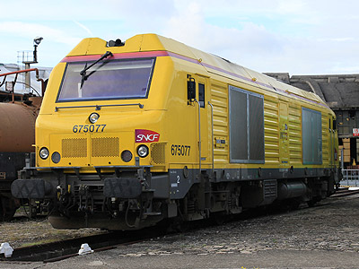 La BB 75077 INFRA à Longueau (05/10/2013)