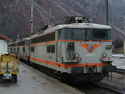 Les BB 8721 et 8786 au repos à St Jean de Maurienne (07/04/2004)