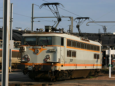 La BB 88527 à Villeneuve St Georges (04/09/2005)