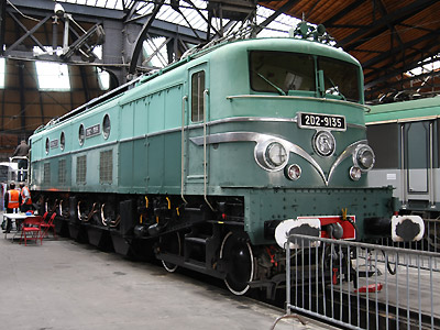 La 2D2 9135 exposée sous la rotonde de Chambéry (18/09/2010)