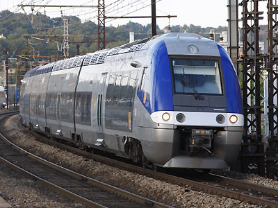 Le B 81638/37 PACA arrive à Nîmes (26/04/2008)