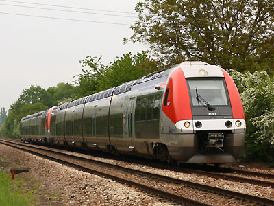 Le B 81761/62 Bourgogne à Laroche Migennes (13/05/2010)