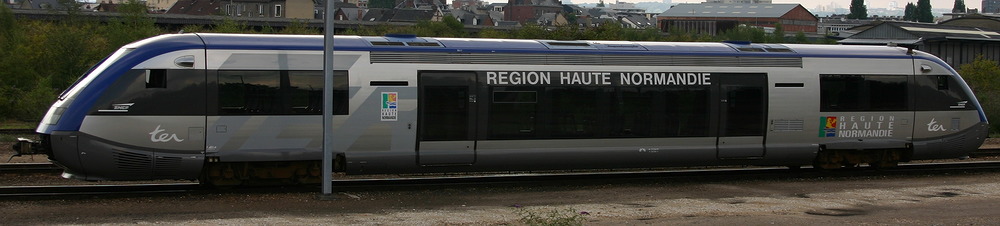L'X 73579 dans en livrée initiale Haute-Normandie et sigles Desgrippes (Sotteville, 02/08/2005)