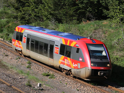 L'X 73803 Languedoc Roussillon, au terminus d'un Mende-La Bastide St Laurent (20/05/2009)