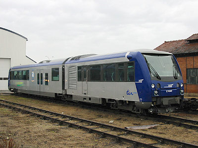 L'X 74501 à Luçay le Male, peu avant la fermeture de la section Valançay-Luçay (07/06/2009)
