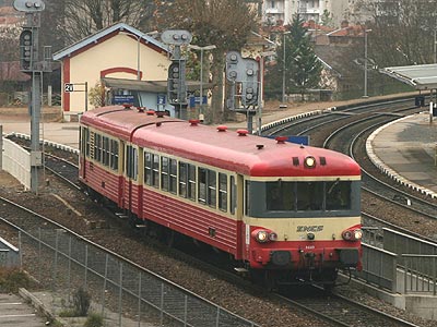 L'X 4651 à L'Arbresle (04/12/2004)