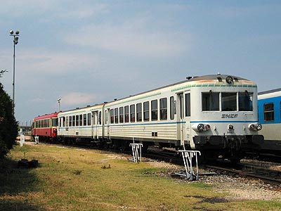 L'X 4686 "Ambulance" à Roanne (27/06/2004)