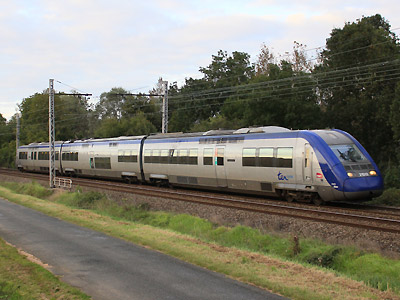 La Z 21513/14 Centre se dirige vers Châteauroux (20/09/2011)