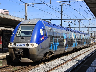 La Z 27528/27 Haute Normandie prêtée à Midi-Pyrénées et équipée d'un pantographe large pour la caténaire Midi, Toulouse (21/06/2015)