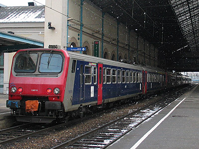 La Z 9616 en queue d'une UM4 sur un Lyon Perrache-Genève (03/02/2003)