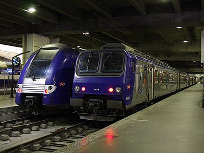 Il arrive que les Z 9600 Pays de la Loire s'aventurent jusque Paris Montparnasse. 
Ici, les Z 9624 et Z 9607 en UM cotoient une Z26500 Centre (11/06/2010)
